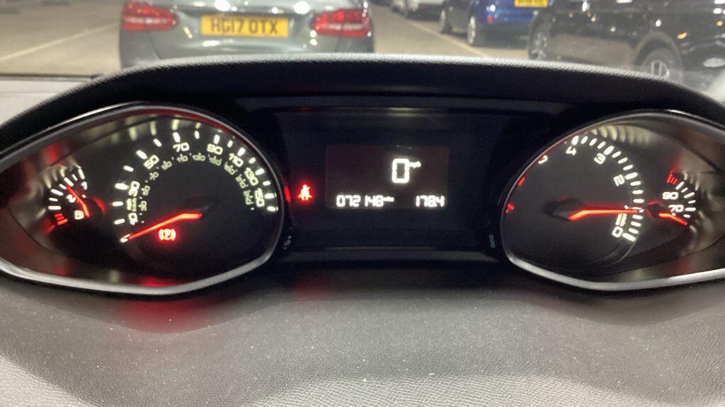 Used Peugeot 308 2015 for sale - 76360969: Photo 10