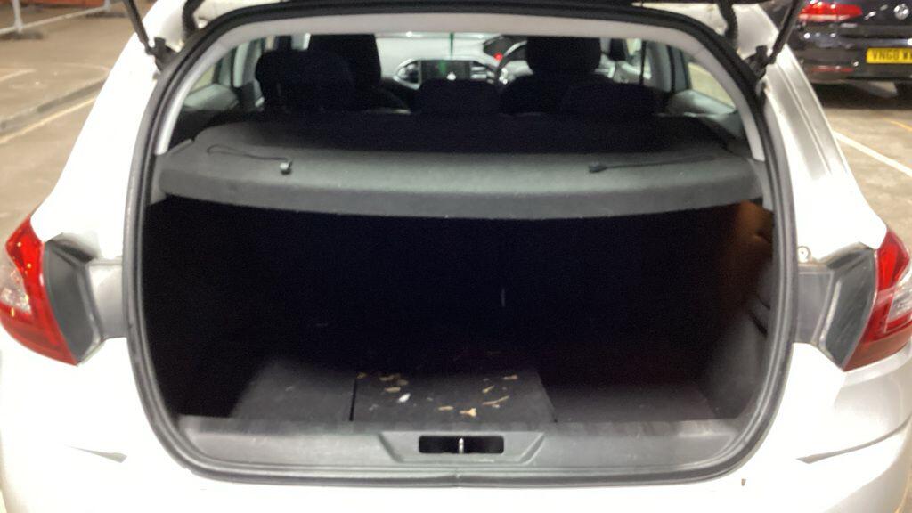 Used Peugeot 308 2015 for sale - 76360969: Photo 11