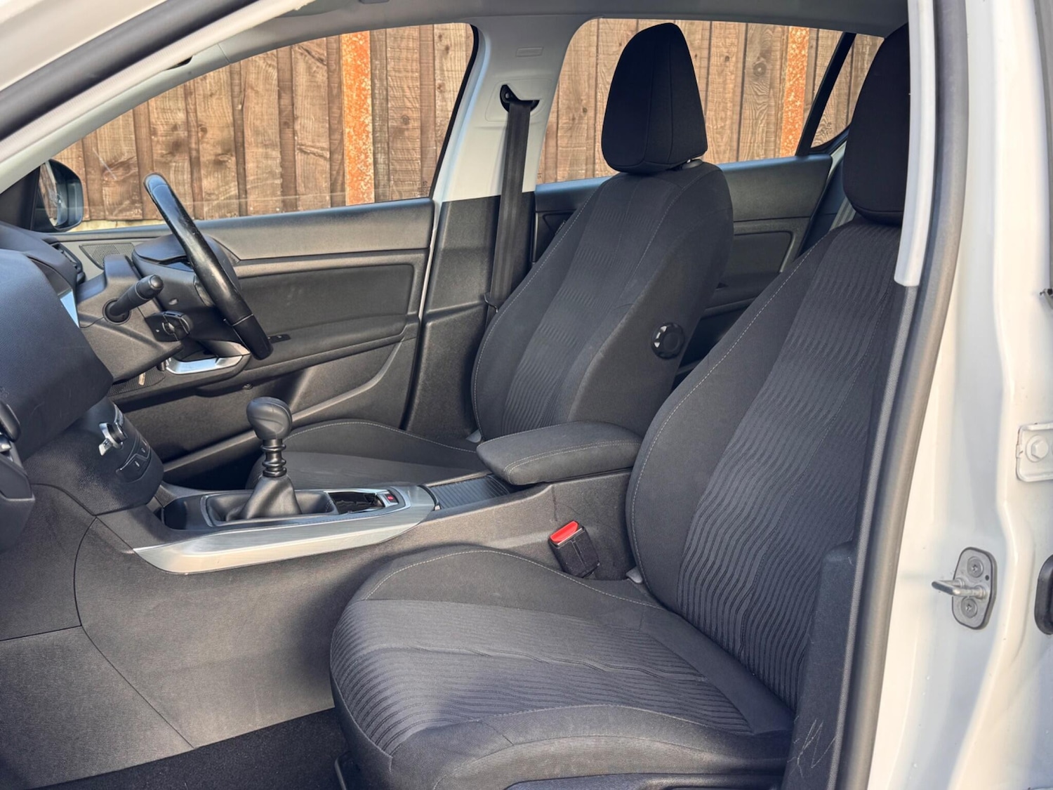 Used Peugeot 308 2015 for sale - 76360969: Photo 27