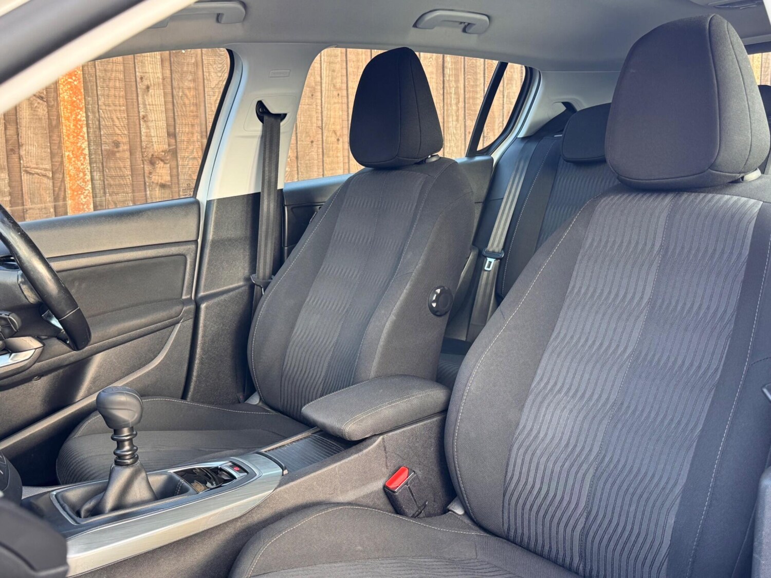 Used Peugeot 308 2015 for sale - 76360969: Photo 28