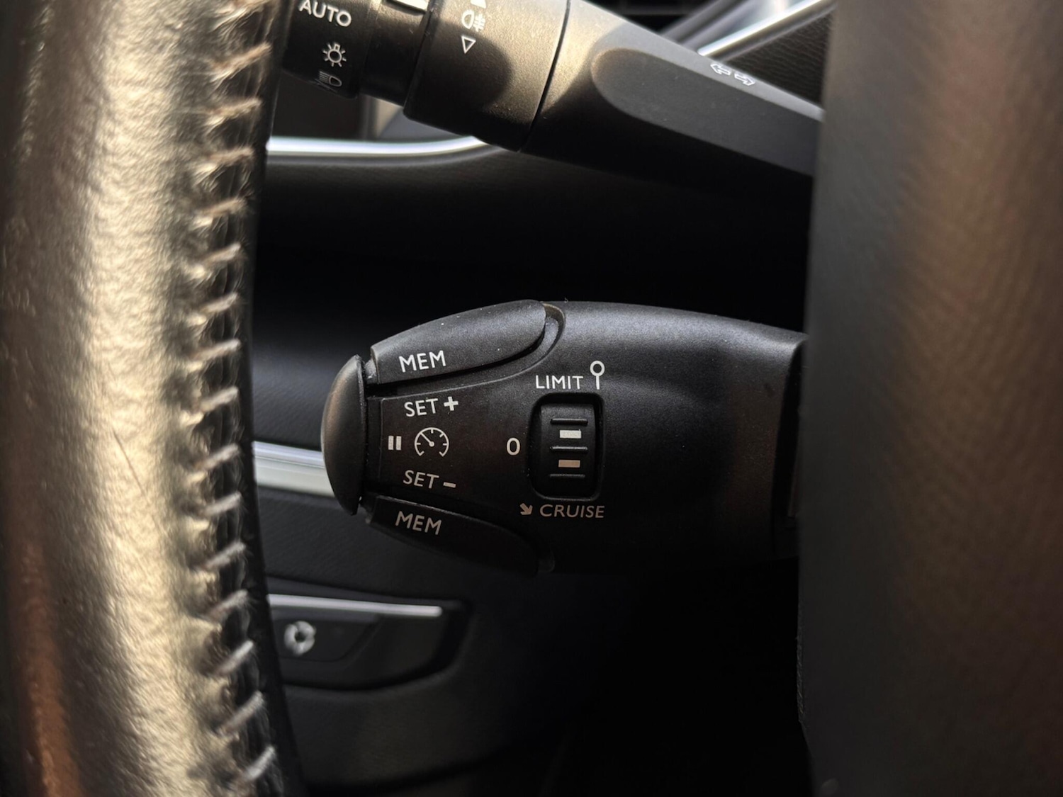 Used Peugeot 308 2015 for sale - 76360969: Photo 50