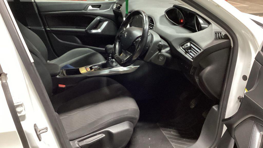Used Peugeot 308 2015 for sale - 76360969: Photo 7