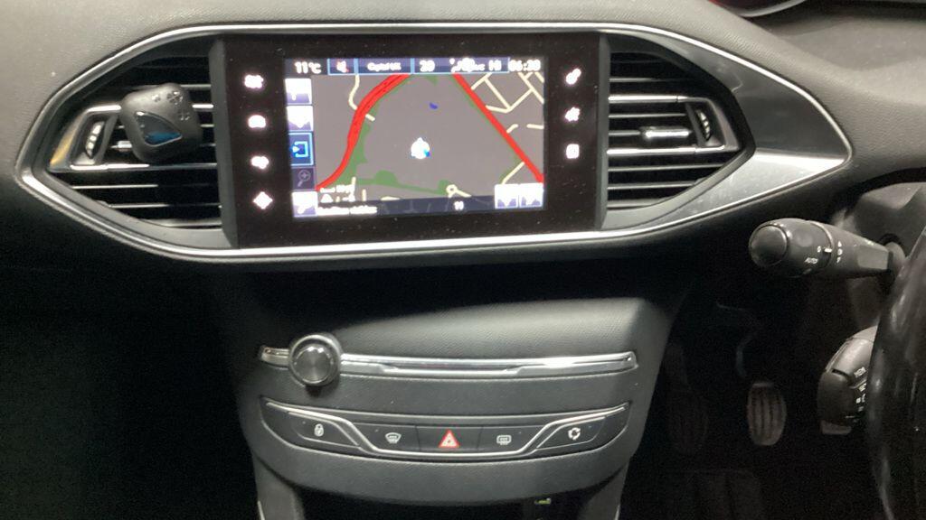 Used Peugeot 308 2015 for sale - 76360969: Photo 9