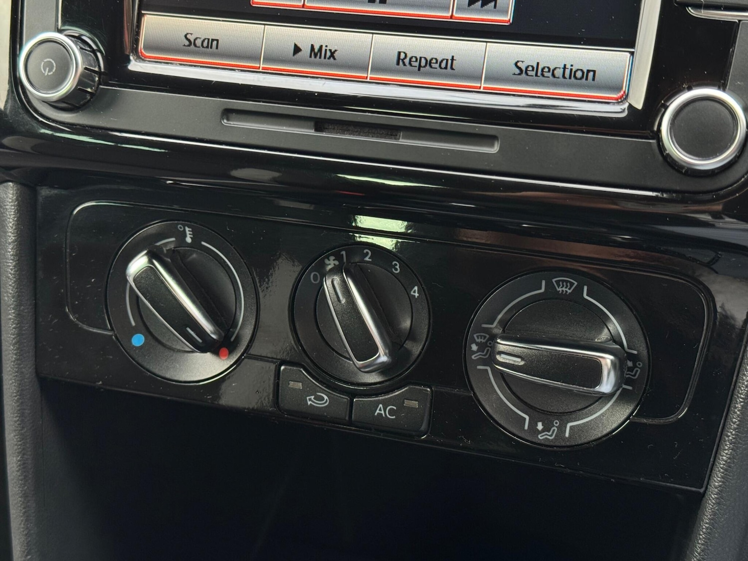 Used Volkswagen Polo for sale - 77016764: Photo 39