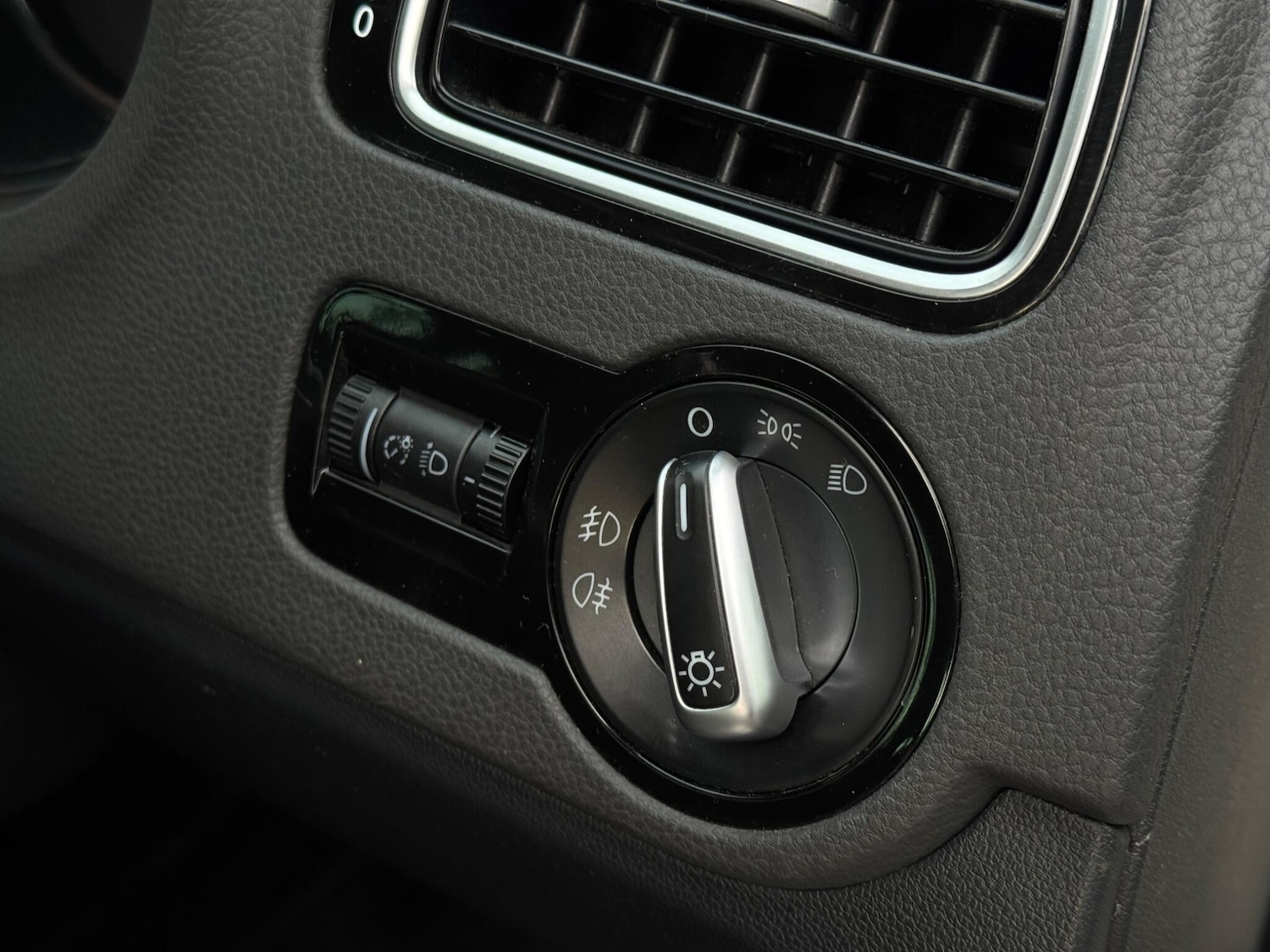 Used Volkswagen Polo for sale - 77016764: Photo 42