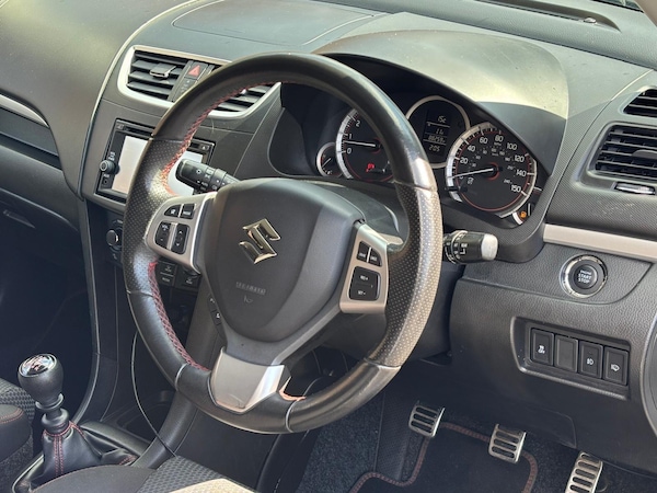 Used Suzuki Swift 2014 for sale - 76307264: Photo 10