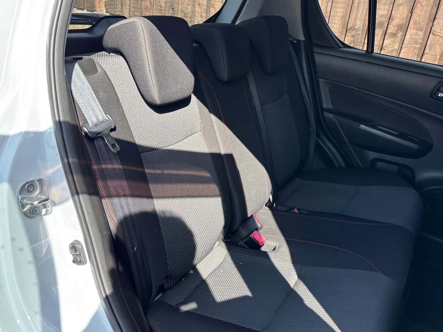 Used Suzuki Swift 2014 for sale - 76307264: Photo 18