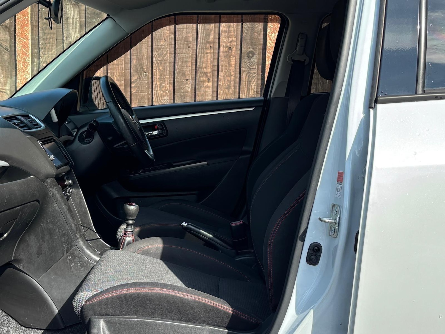 Used Suzuki Swift 2014 for sale - 76307264: Photo 26