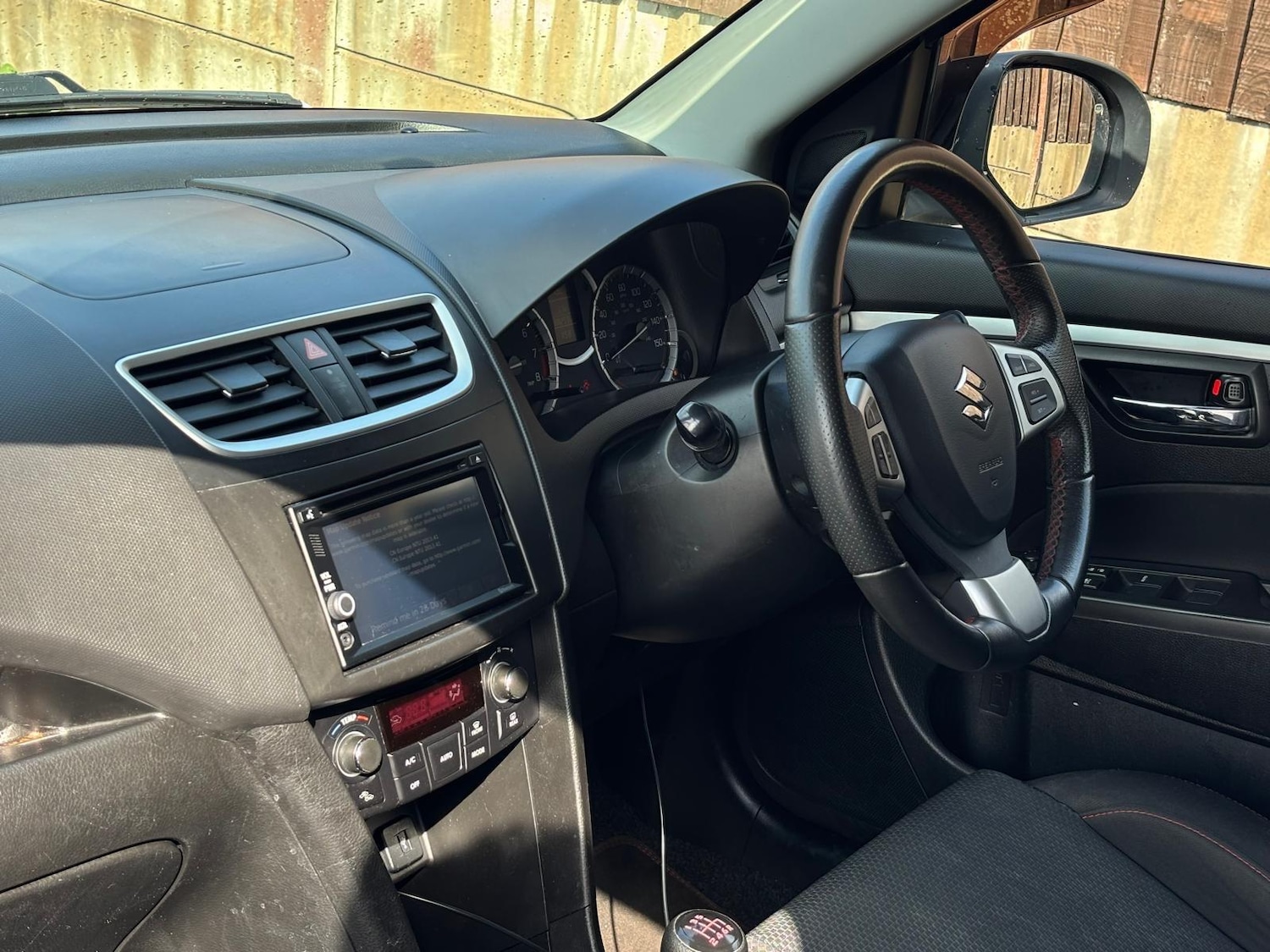 Used Suzuki Swift 2014 for sale - 76307264: Photo 31