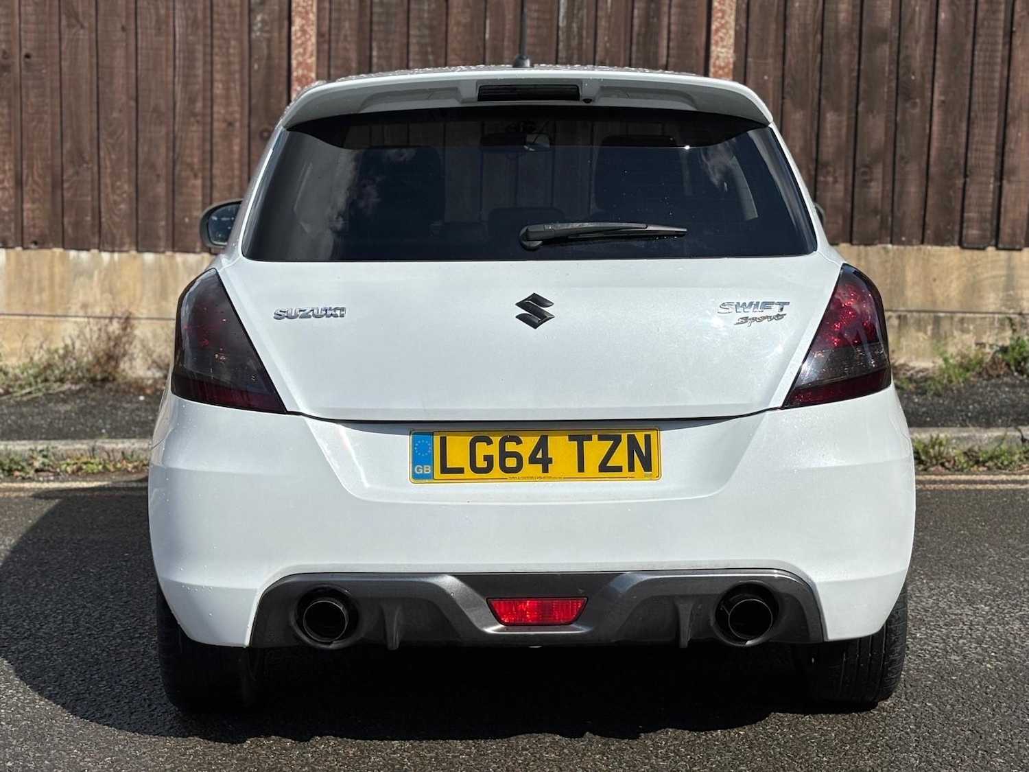 Used Suzuki Swift 2014 for sale - 76307264: Photo 4