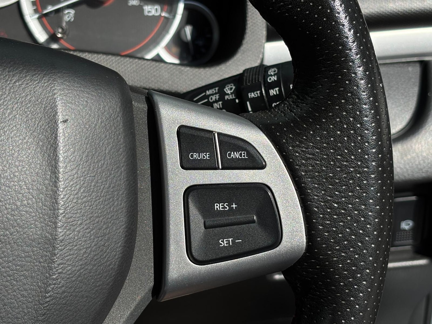 Used Suzuki Swift 2014 for sale - 76307264: Photo 41