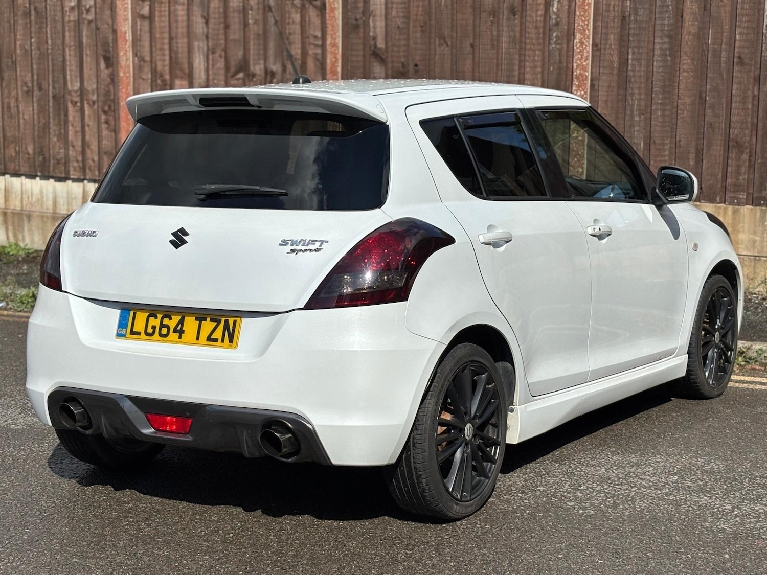 Used Suzuki Swift 2014 for sale - 76307264: Photo 6