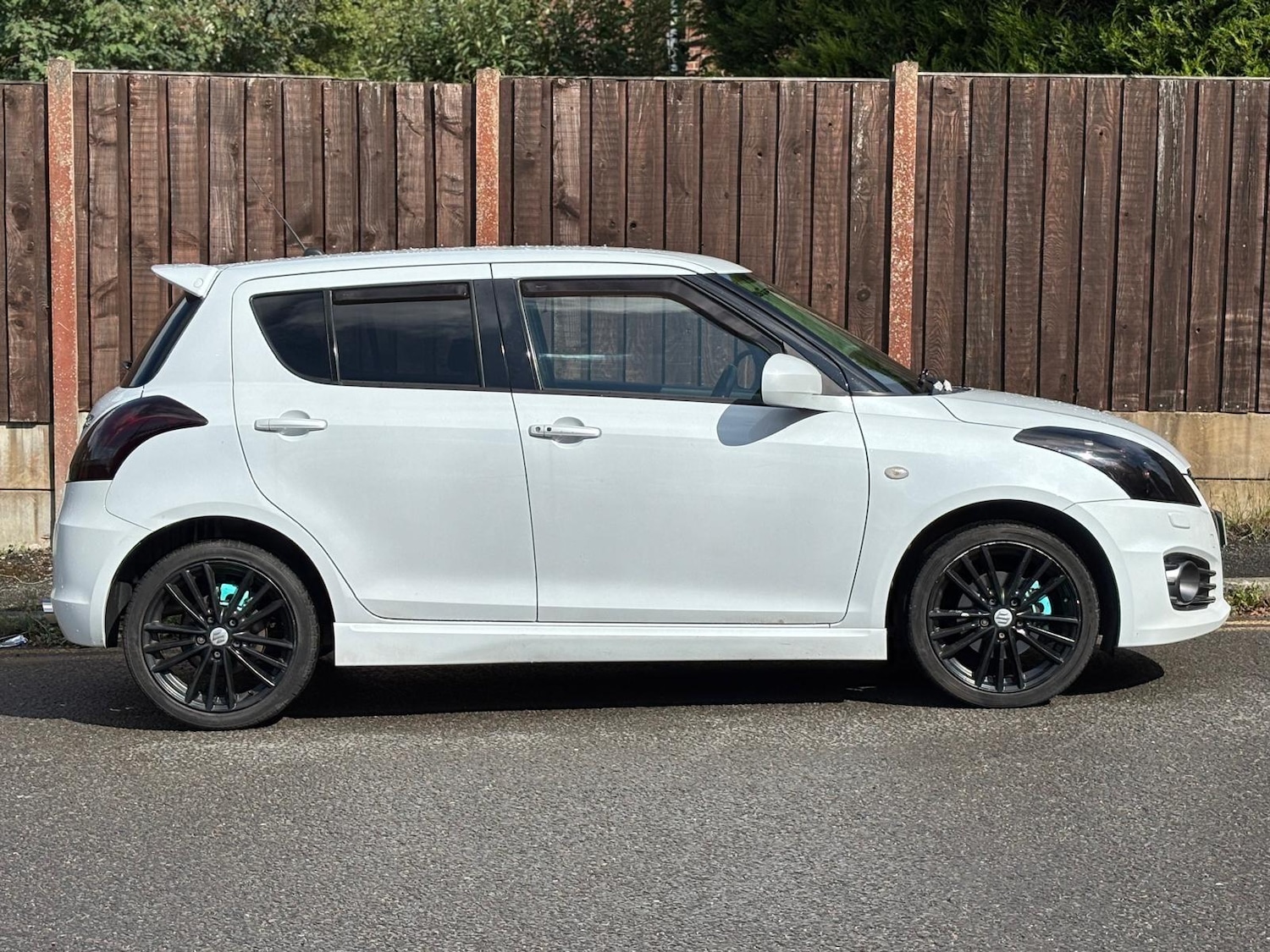 Used Suzuki Swift 2014 for sale - 76307264: Photo 8