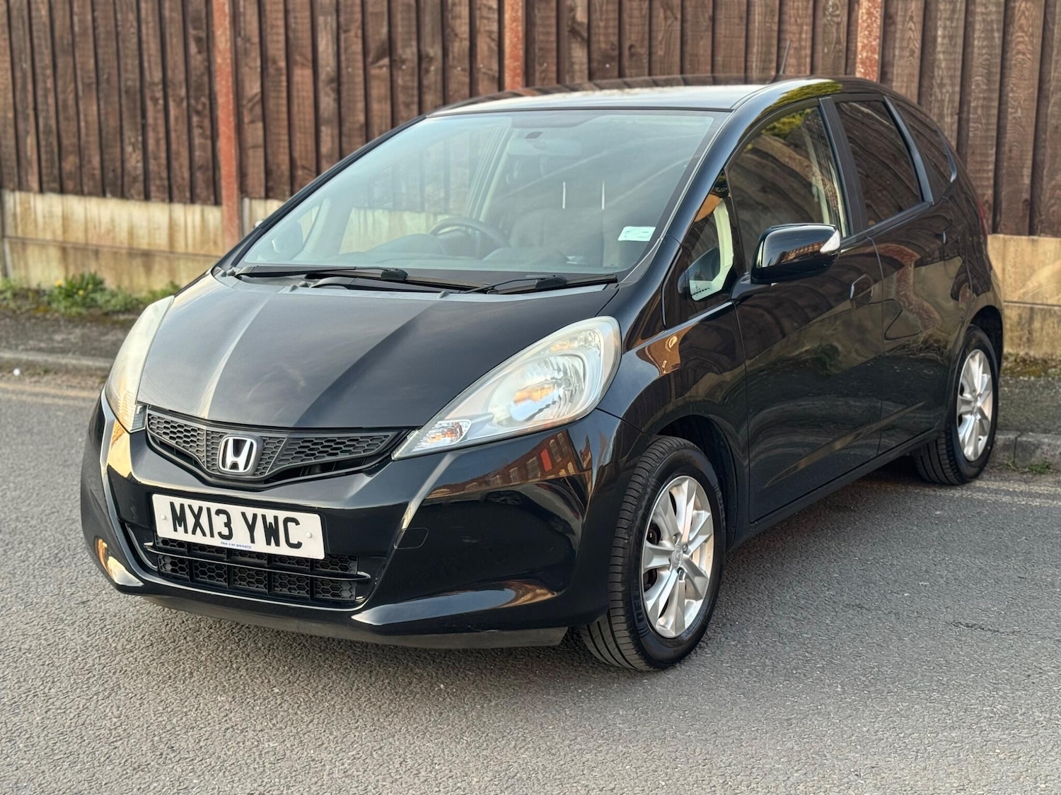 Used Honda Jazz 2013 for sale - 77958495: Photo 2