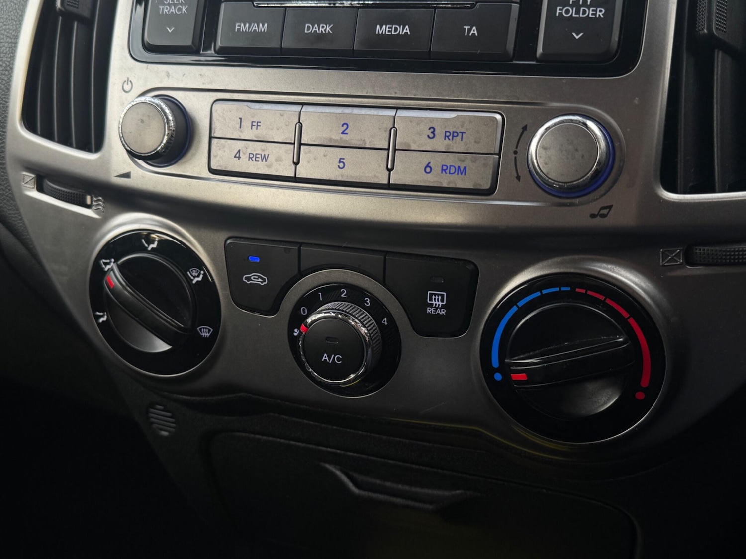 Used Hyundai i20 2013 for sale - 76965185: Photo 43