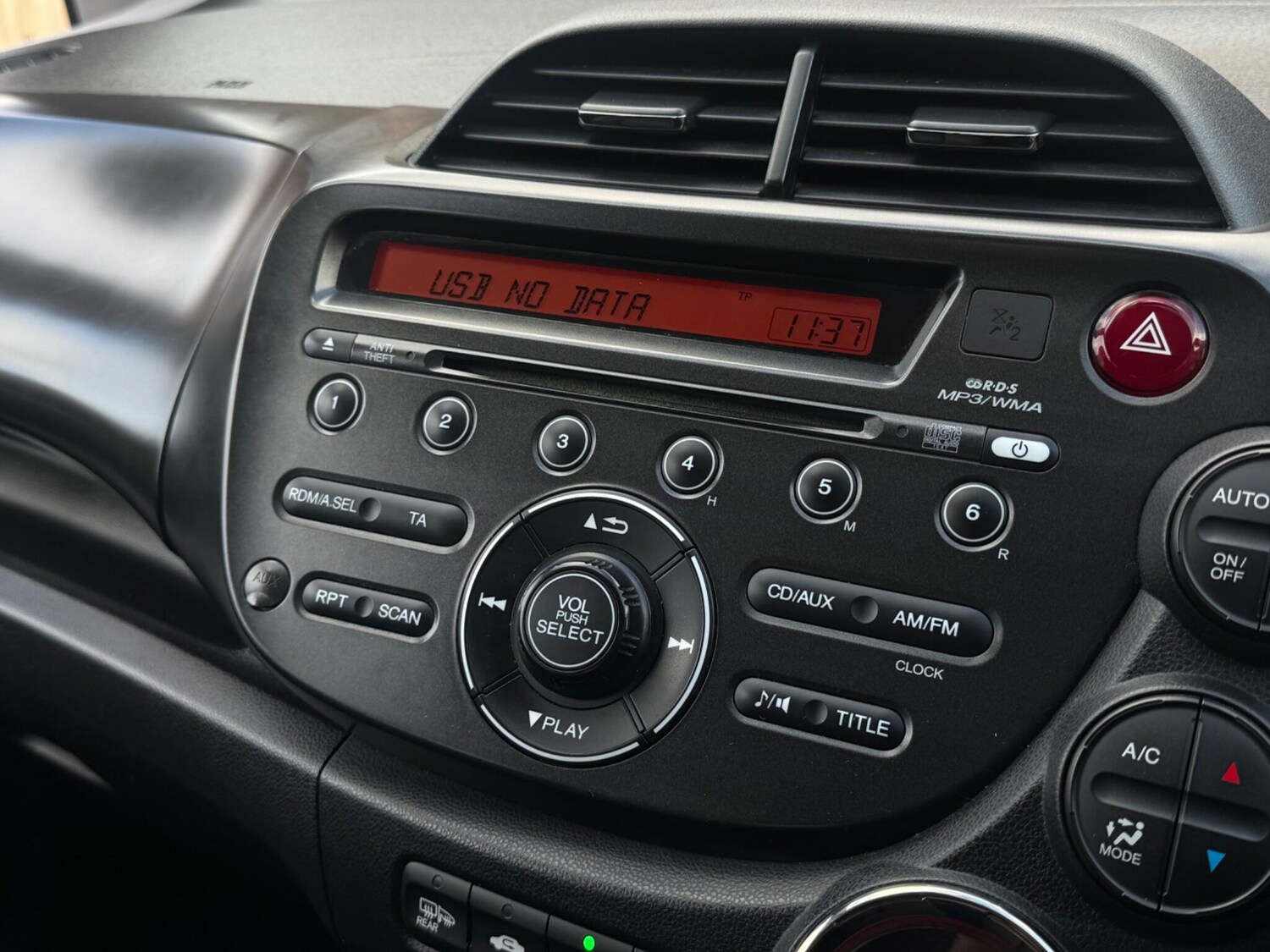 Used Honda Jazz 2014 for sale - 77838760: Photo 42