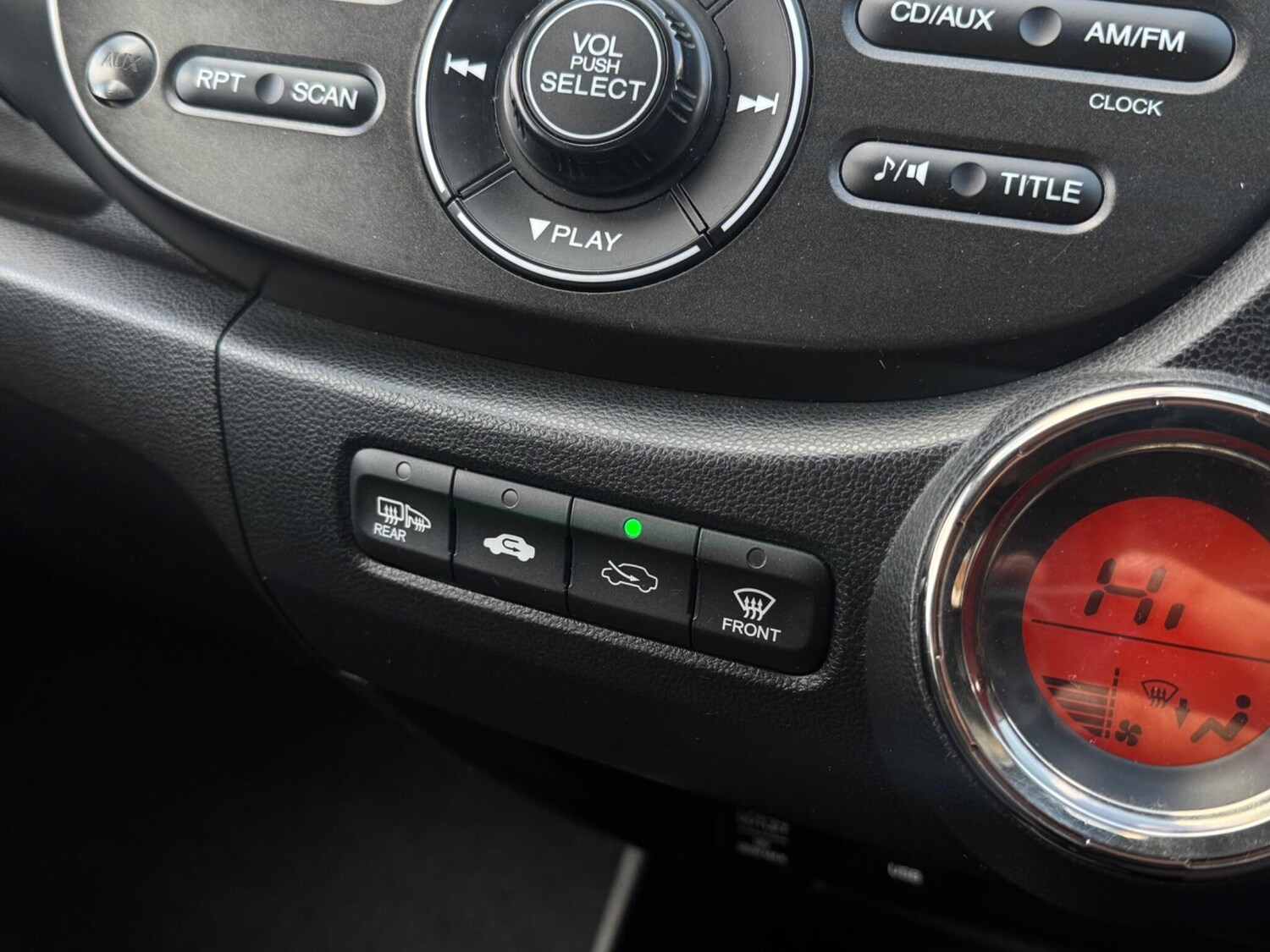 Used Honda Jazz 2014 for sale - 77838760: Photo 44