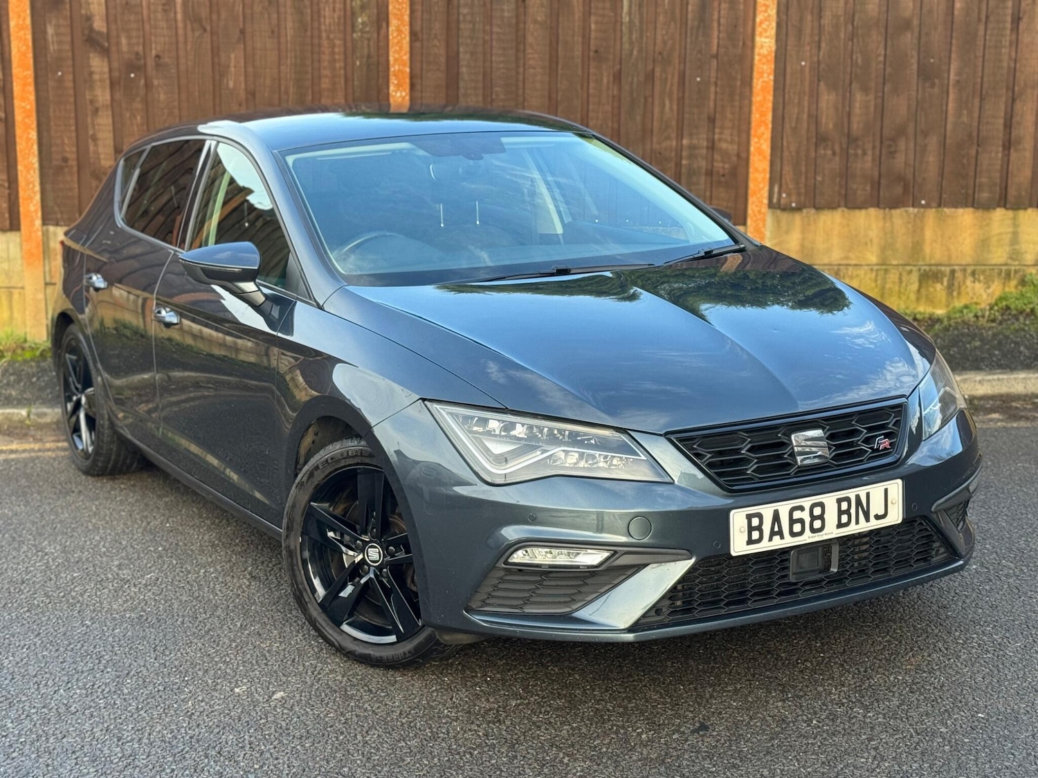 Used SEAT Leon 2019 for sale - 76964574: Photo 1