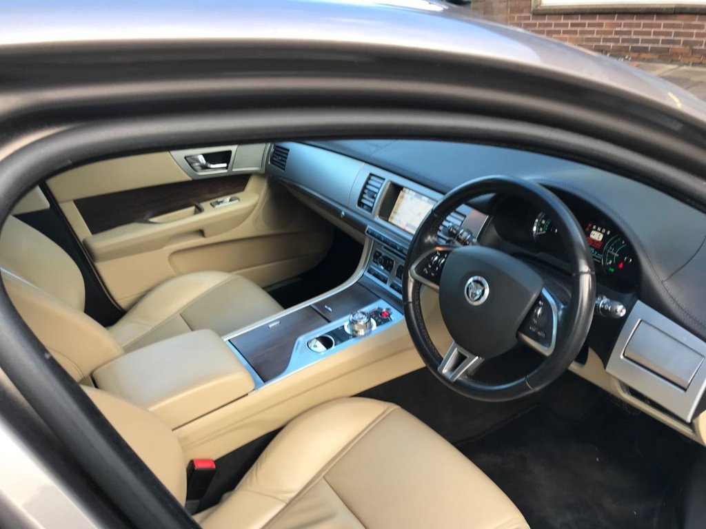 Used Jaguar XF 2011 for sale - 77275865: Photo 11