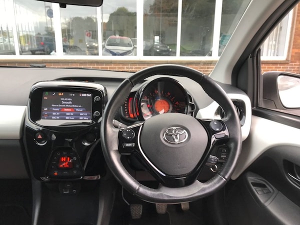 Used Toyota AYGO 2017 for sale - 76202897: Photo 13