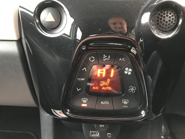 Used Toyota AYGO 2017 for sale - 76202897: Photo 15