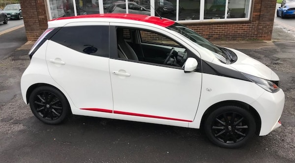 Used Toyota AYGO 2017 for sale - 76202897: Photo 24