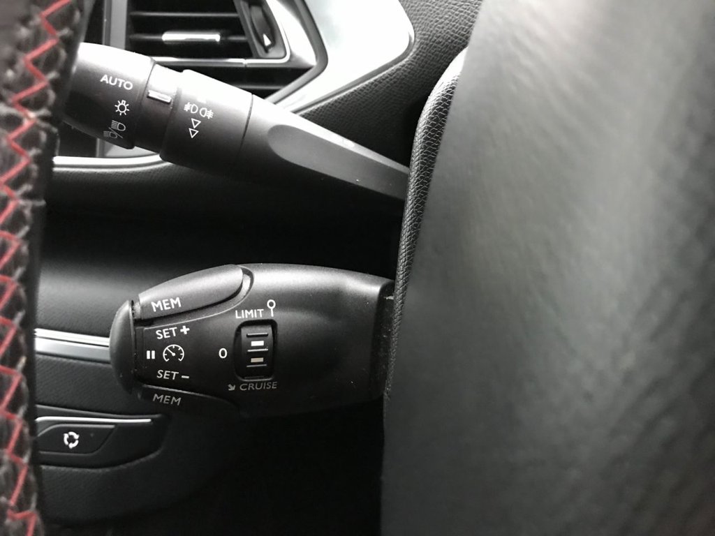 Used Peugeot 308 2015 for sale - 76356178: Photo 19