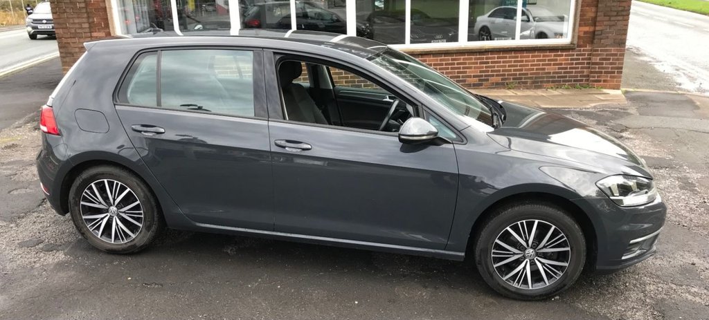 Used Volkswagen Golf 2018 for sale - 76210664: Photo 24