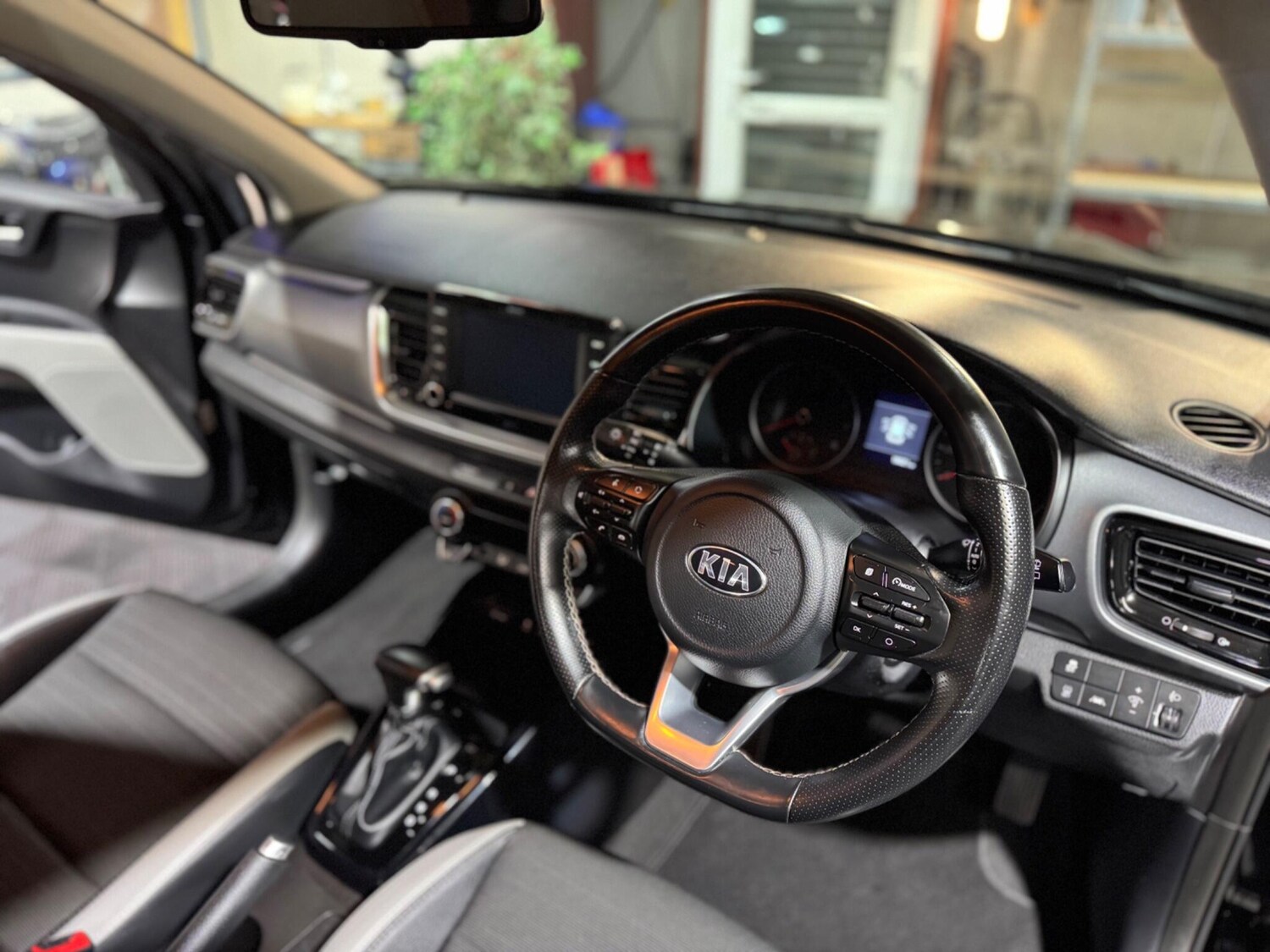 Used Kia Stonic 2020 for sale - 77574543: Photo 37