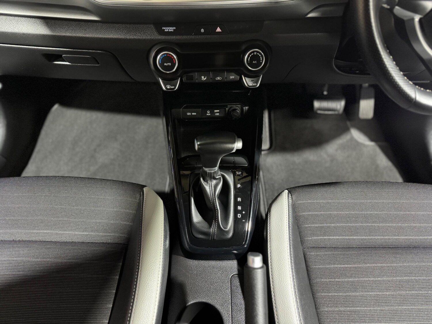 Used Kia Stonic 2020 for sale - 77574543: Photo 41