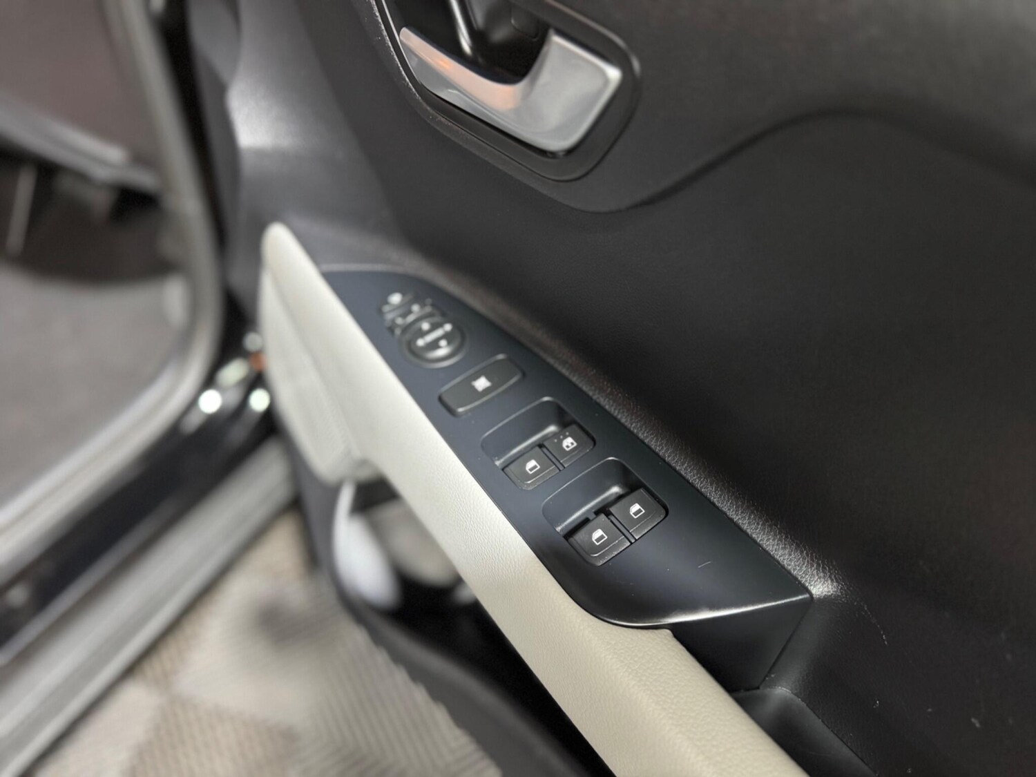 Used Kia Stonic 2020 for sale - 77574543: Photo 50