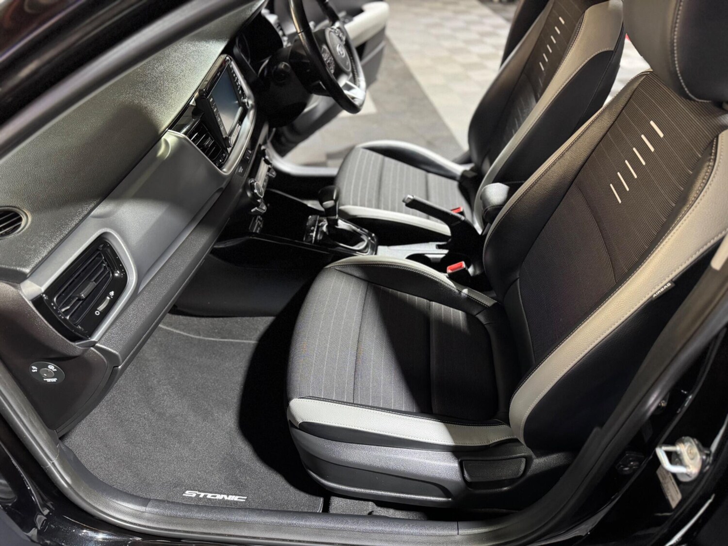 Used Kia Stonic 2020 for sale - 77574543: Photo 65