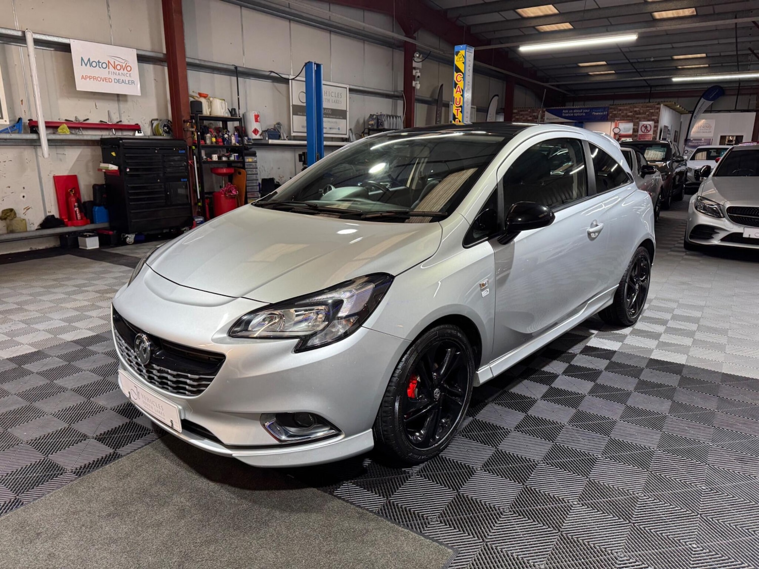 Used Vauxhall Corsa 2015 for sale - 77625981: Photo 2