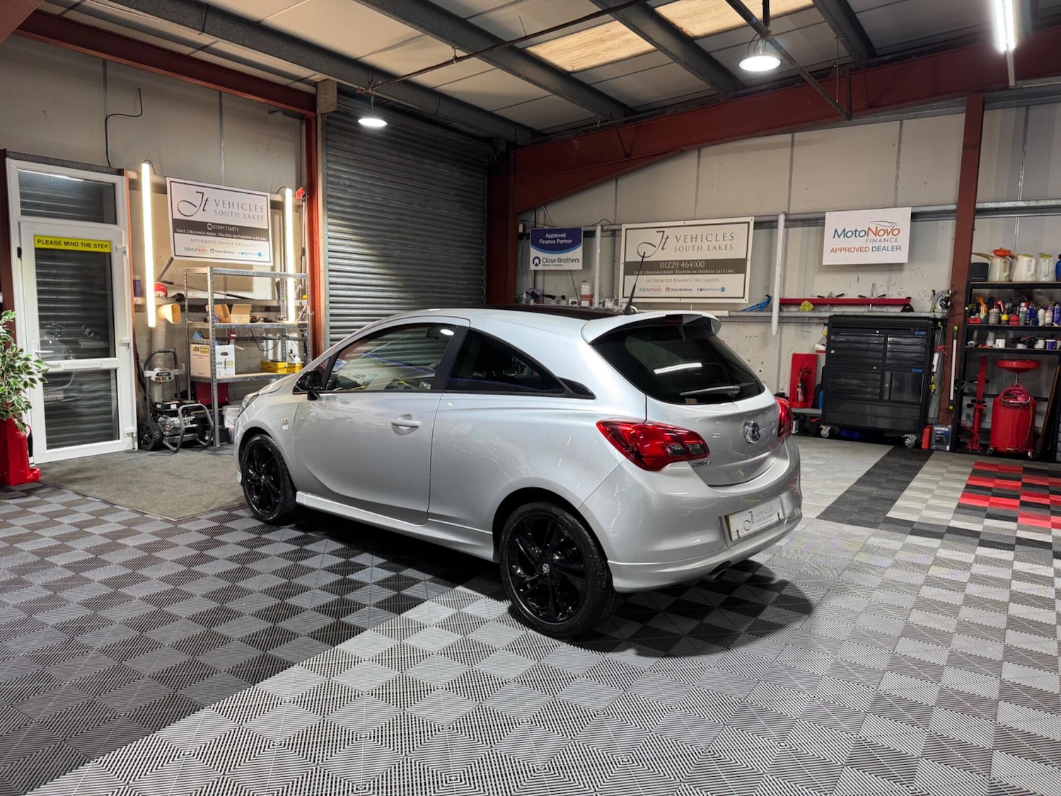 Used Vauxhall Corsa 2015 for sale - 77625981: Photo 3