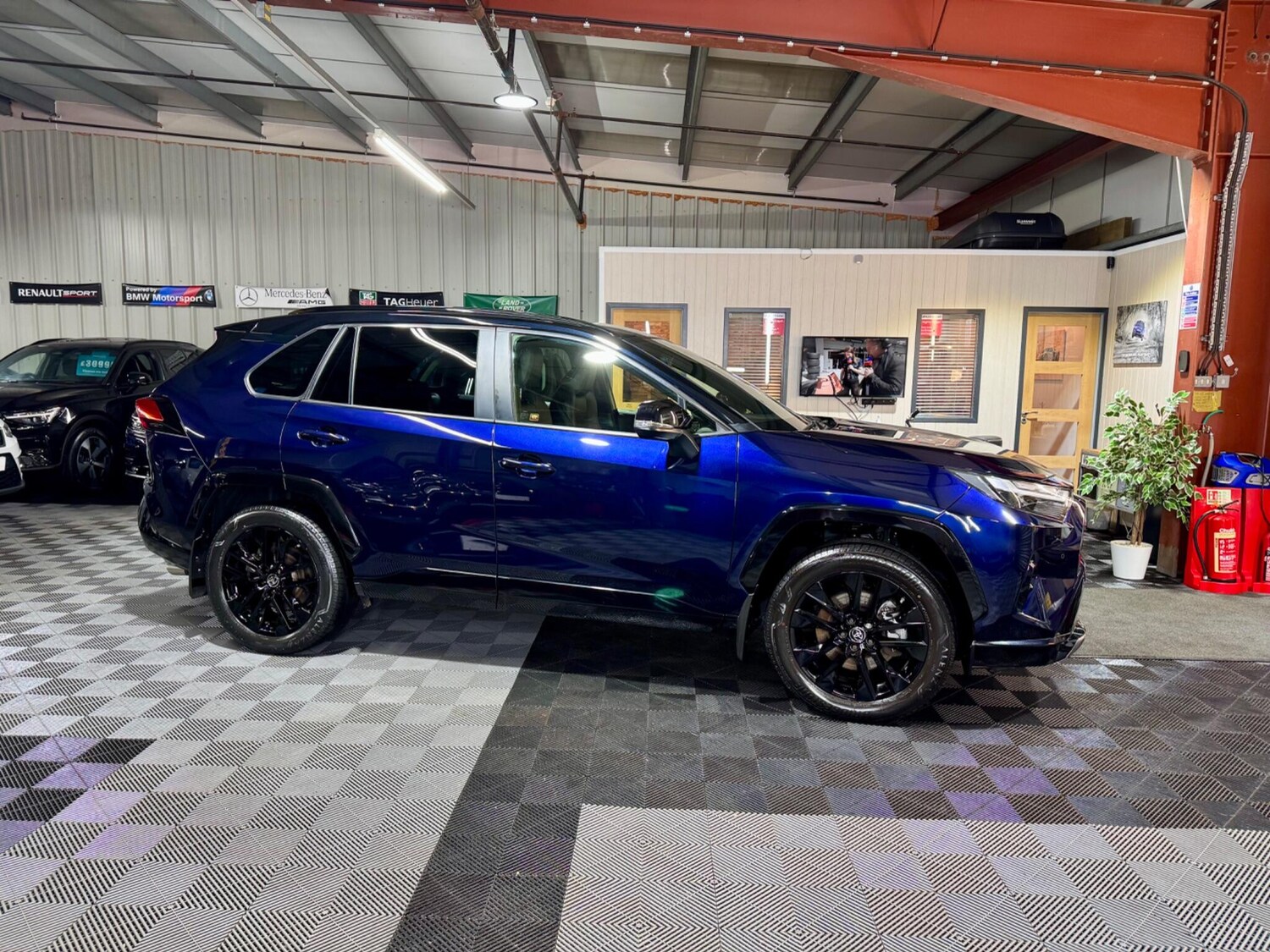 Used Toyota RAV4 2022 for sale - 77574891: Photo 29