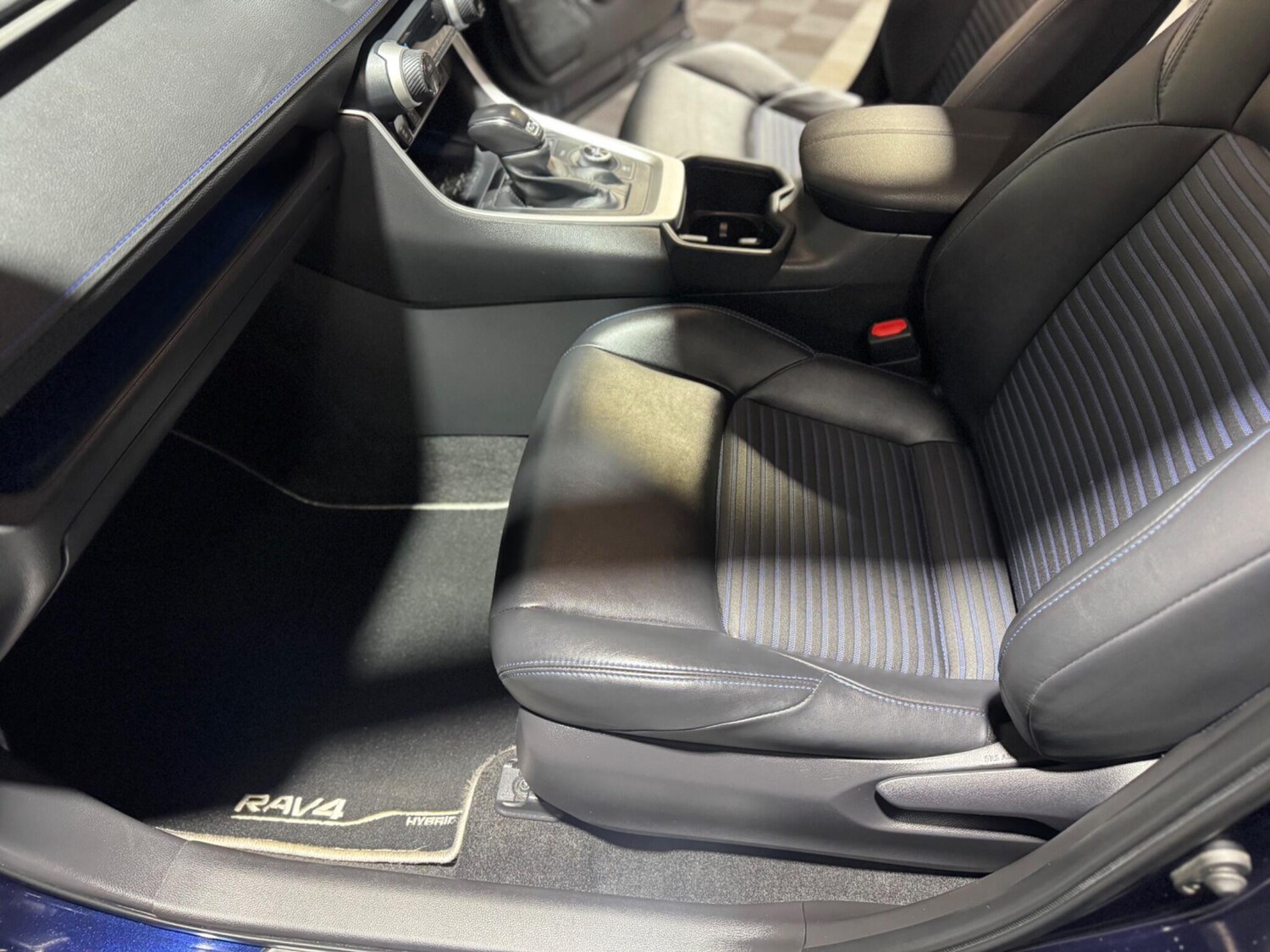 Used Toyota RAV4 2022 for sale - 77574891: Photo 55