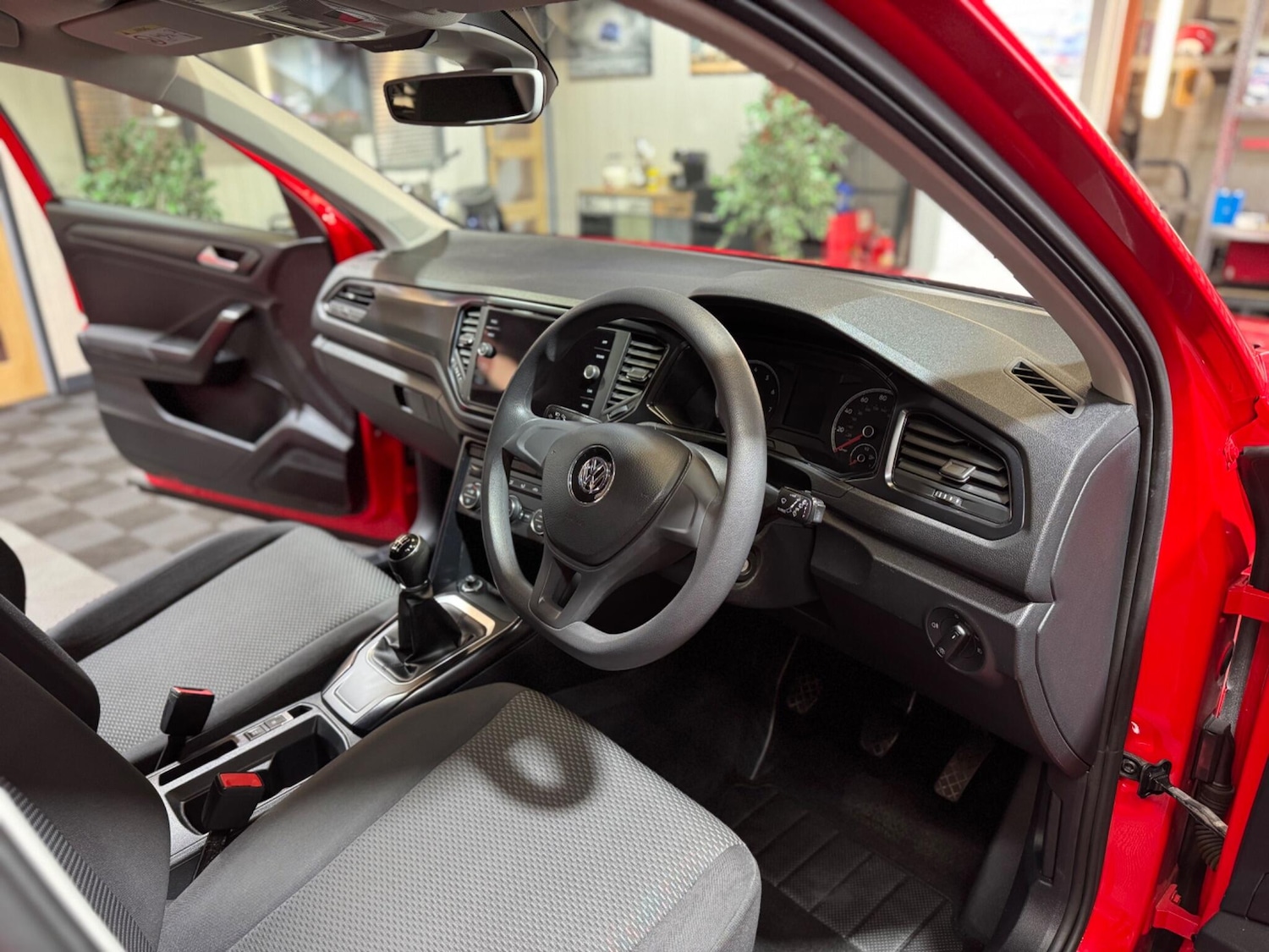 Used Volkswagen T-Roc 2019 for sale - 77599136: Photo 24