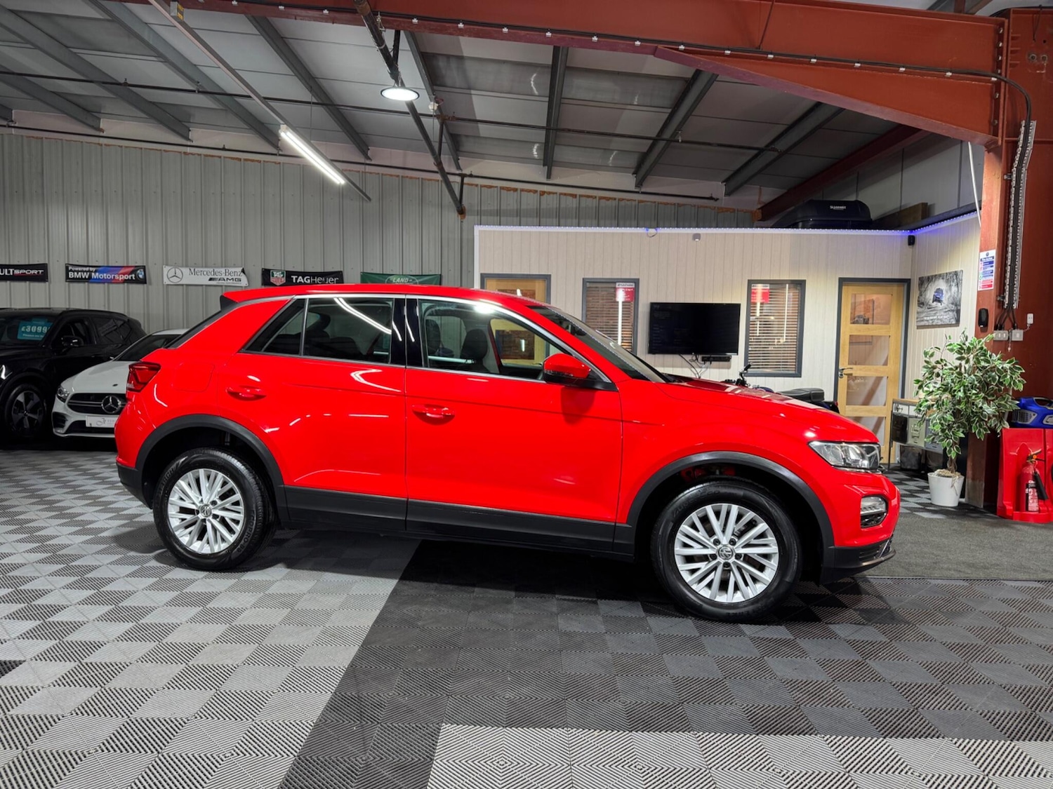 Used Volkswagen T-Roc 2019 for sale - 77599136: Photo 25