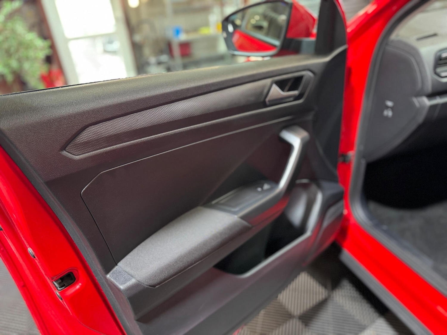 Used Volkswagen T-Roc 2019 for sale - 77599136: Photo 40