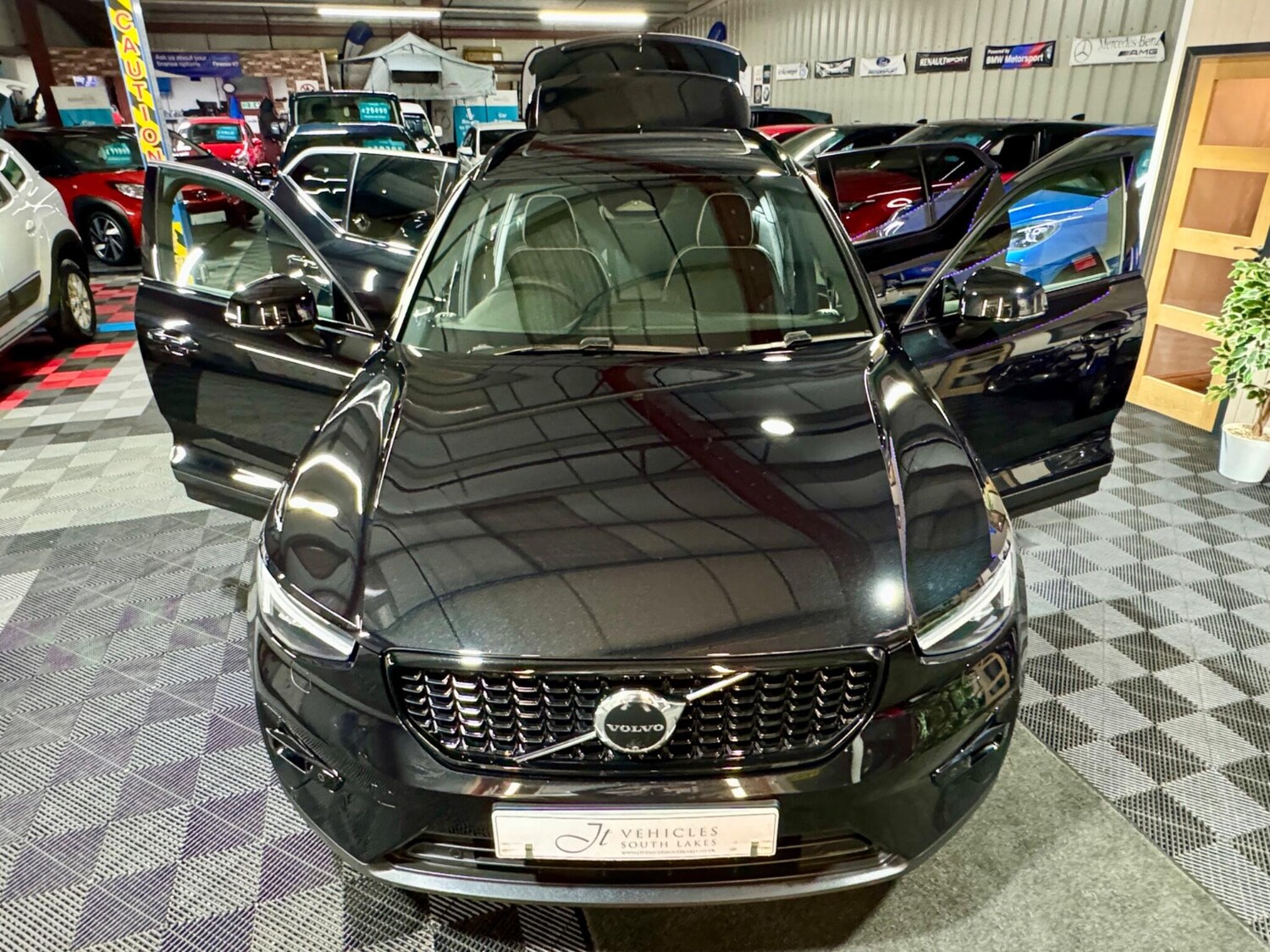 Used Volvo XC40 2023 for sale - 77574607: Photo 11