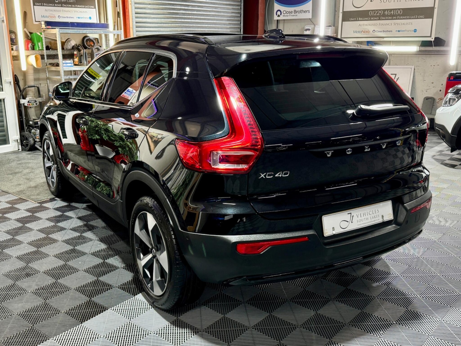 Used Volvo XC40 2023 for sale - 77574607: Photo 2
