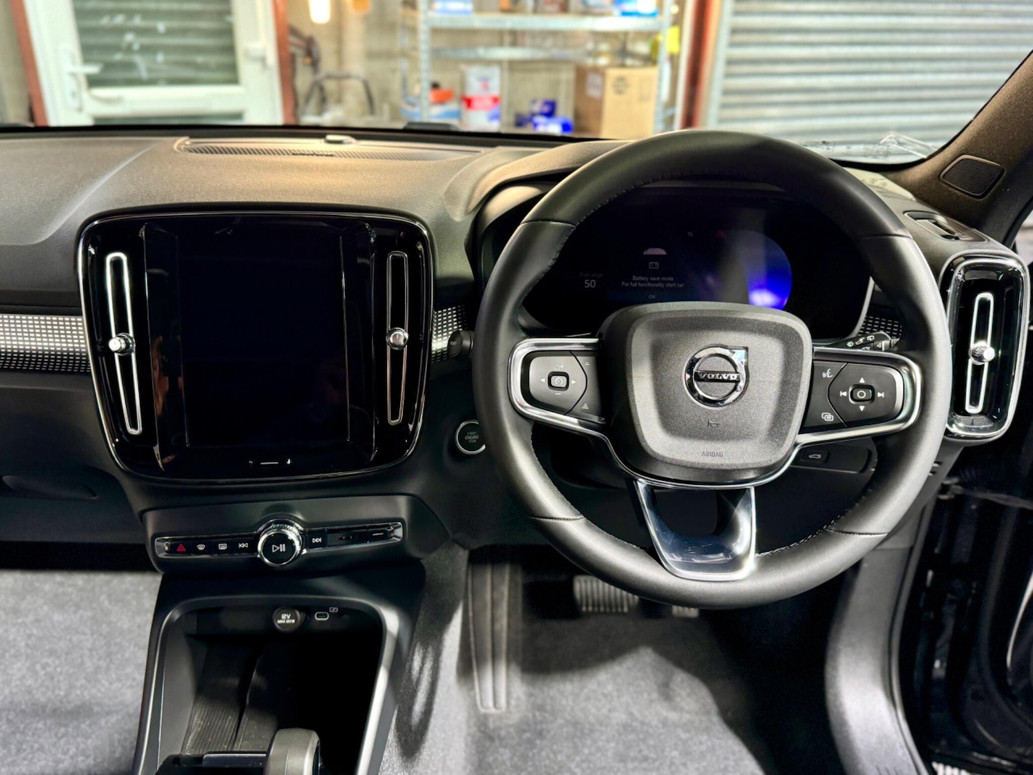 Used Volvo XC40 2023 for sale - 77574607: Photo 3