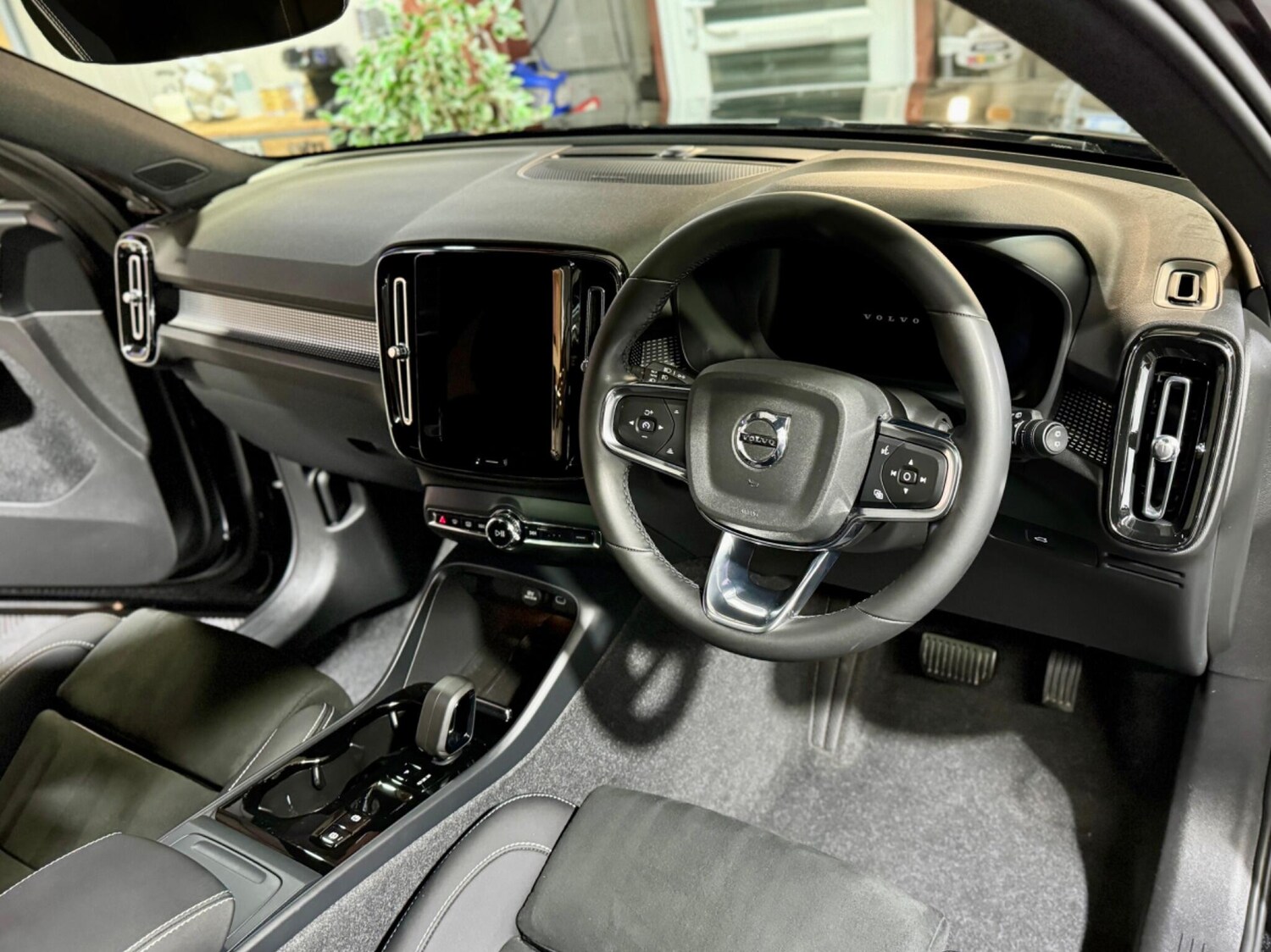 Used Volvo XC40 2023 for sale - 77574607: Photo 43