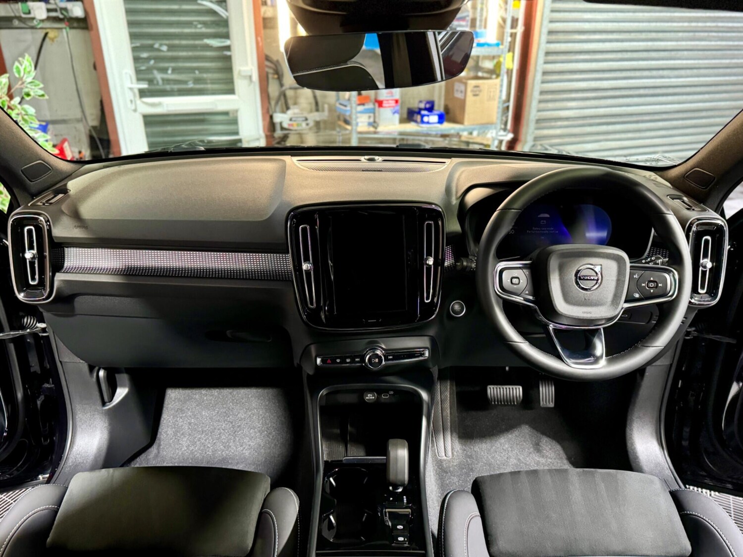 Used Volvo XC40 2023 for sale - 77574607: Photo 45