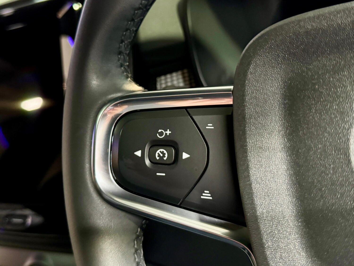 Used Volvo XC40 2023 for sale - 77574607: Photo 53