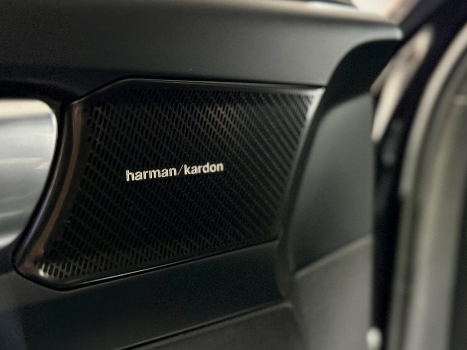 Used Volvo XC40 2023 for sale - 77574607: Photo 56