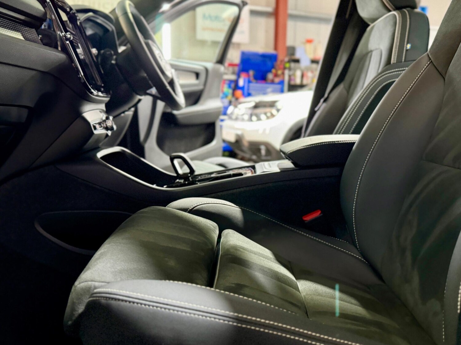 Used Volvo XC40 2023 for sale - 77574607: Photo 77