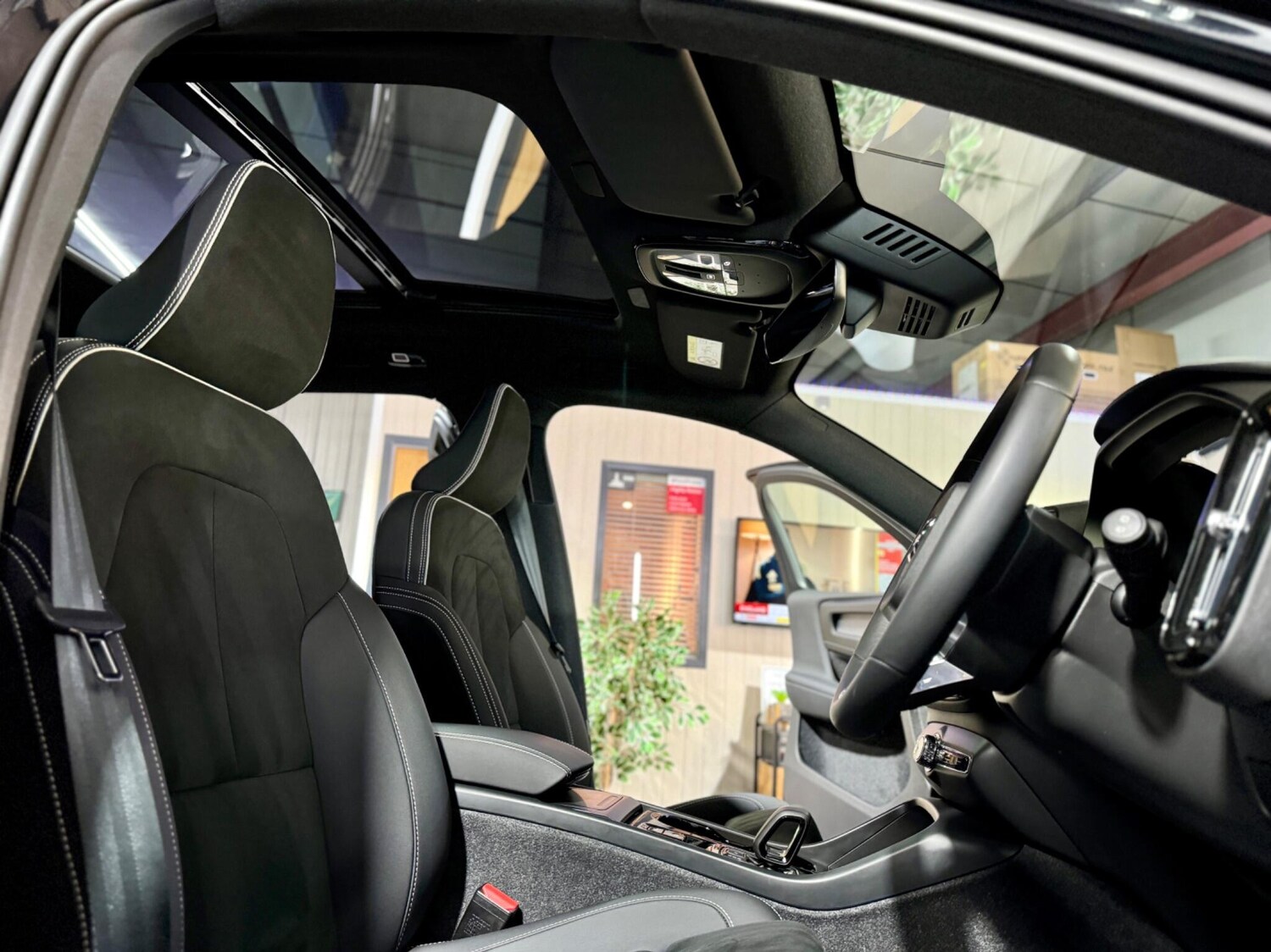 Used Volvo XC40 2023 for sale - 77574607: Photo 86