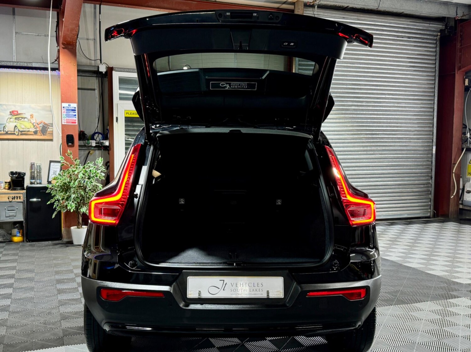 Used Volvo XC40 2023 for sale - 77574607: Photo 95