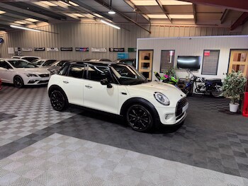 Used MINI Hatch 2018 for sale - 78491982: Photo